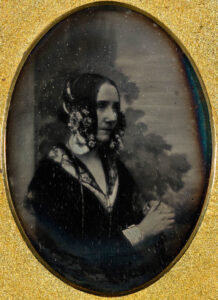 Daguerrotipo de Ada Lovelace (c. 1843), de Antoine Claudet. Una de sus tres únicas fotografías conocidas.1